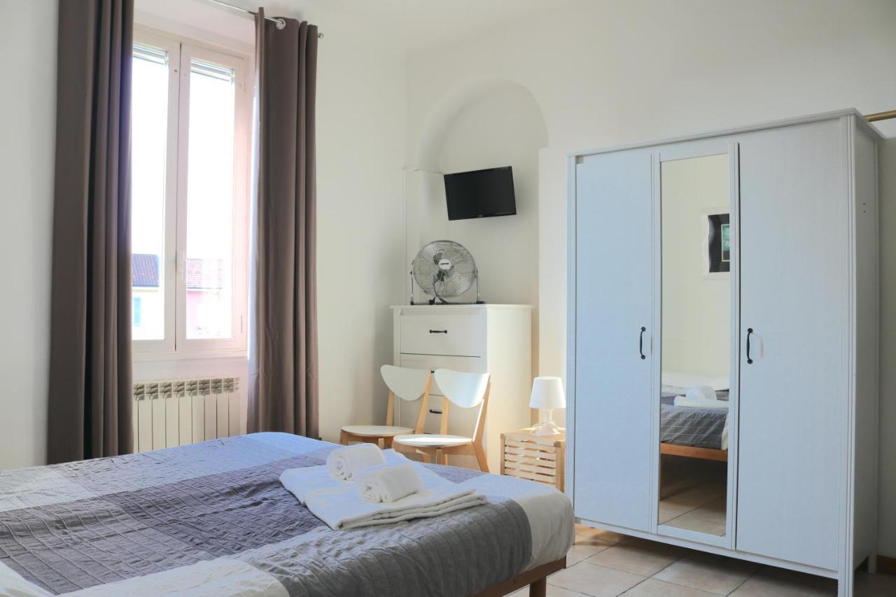 Le Residenze Della Poetessa Apartment คอร์ซิโก ภายนอก รูปภาพ